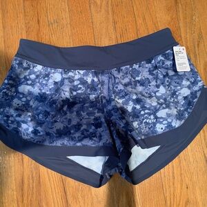 Lululemon NWT calm tides shorts size 10